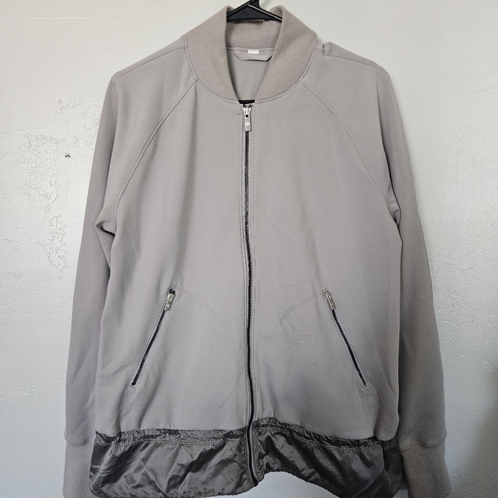 Lululemon Women's Large Swept Along Dark Chrome Gray Jacket Full Zip Athletic